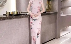 美女被绑在床头四角摸